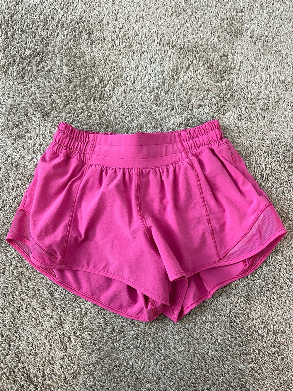 Lululemon hotty hot shorts 2.5”